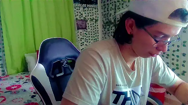 Snapshot of Andy_gray chatting on April 2026 04:26:01 PM Andy gray online show from April 2026 04:26:01 PM