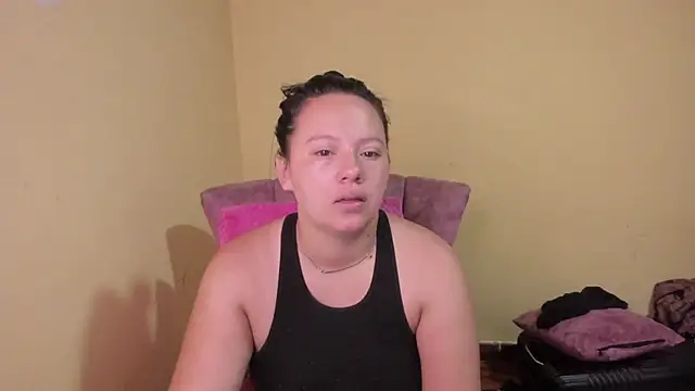 lauraguzman online show from June 2026 03:59:02 AM