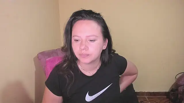 lauraguzman online show from July 2026 03:54:01 AM