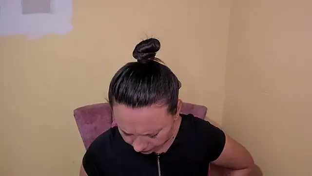 lauraguzman online show from July 2026 03:24:02 AM