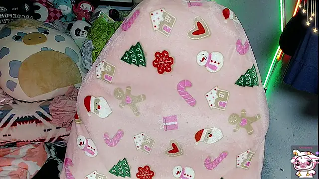 Snapshot of EmGreens chatting on March 2025 07:20:02 AM EmGreens online show from March 2025 07:20:02 AM