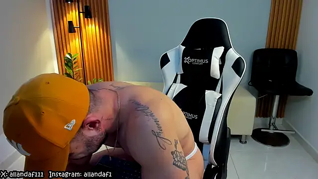 dafboy1 online show from January 2025 01:16:02 PM