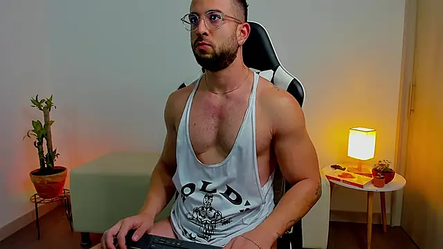 dafboy1 online show from December 2025 11:19:01 AM