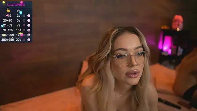 Snapshot of KylieJoyce chatting on January 2025 01:32:02 AM KylieJoyce online show from January 2025 01:32:02 AM