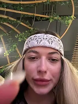 Snapshot of KylieJoyce chatting on February 2025 11:31:01 PM KylieJoyce online show from February 2025 11:31:01 PM