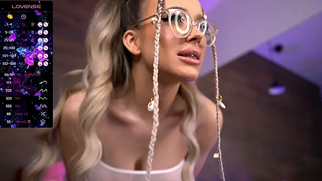 Snapshot of KylieJoyce chatting on March 2025 01:10:02 AM KylieJoyce online show from March 2025 01:10:02 AM