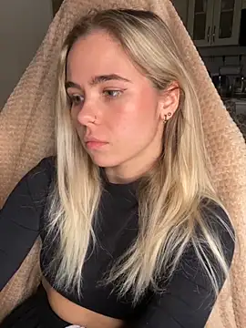 SkyBriii online show from December 2024 07:49:01 PM