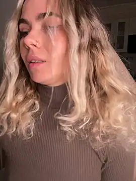 SkyBriii online show from December 2024 09:50:01 PM