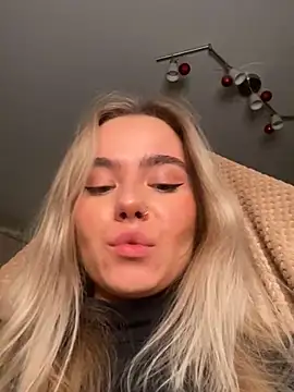 SkyBriii online show from December 2024 07:50:02 PM