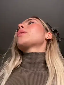 SkyBriii online show from December 2024 05:00:01 PM