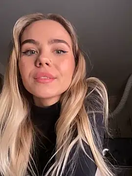 SkyBriii online show from December 2024 01:49:02 PM