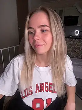 SkyBriii online show from December 2024 08:34:01 PM