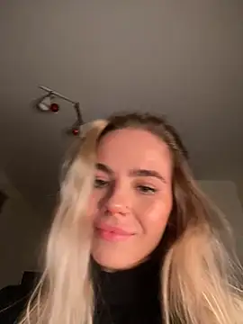 SkyBriii online show from December 2024 02:38:02 PM