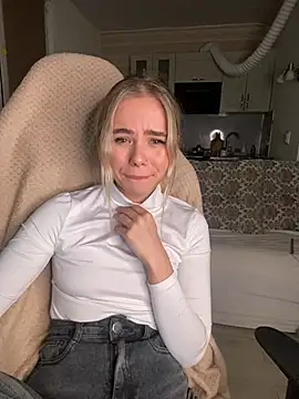 SkyBriii online show from December 2024 07:16:02 PM