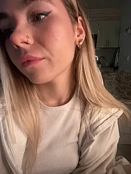 SkyBriii online show from January 2025 10:54:01 AM