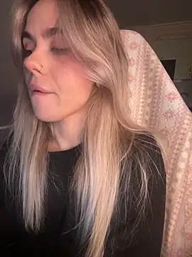 SkyBriii online show from January 2025 01:41:01 PM