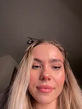 SkyBriii online show from February 2025 06:24:02 PM