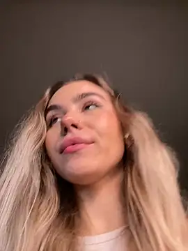 SkyBriii online show from February 2025 07:02:02 PM