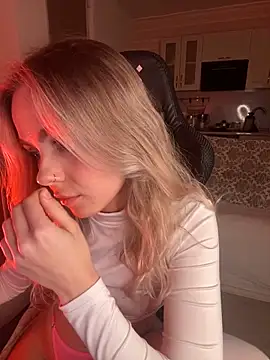 SkyBriii online show from March 2025 06:32:01 PM