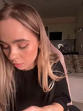 SkyBriii online show from March 2025 07:49:01 PM