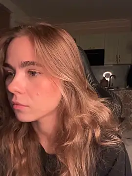 SkyBriii online show from September 2025 08:20:02 PM