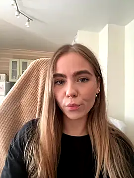 SkyBriii online show from September 2025 12:20:01 PM