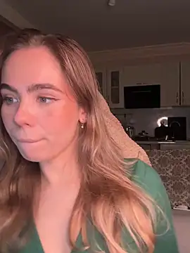 SkyBriii online show from October 2025 05:22:02 PM