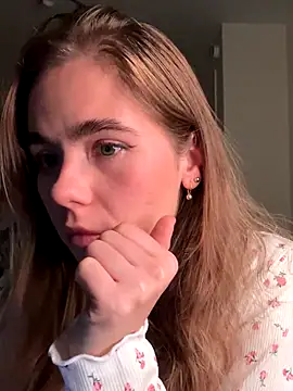 SkyBriii online show from October 2025 07:56:02 PM