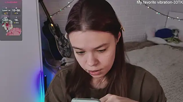 Snapshot of ValBae chatting on December 2024 12:42:01 PM ValBae online show from December 2024 12:42:01 PM