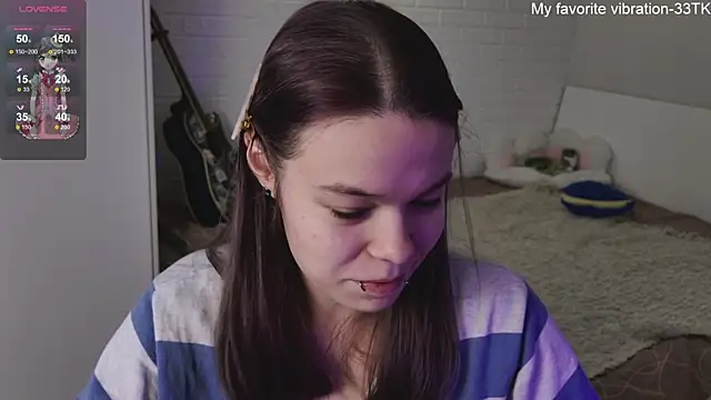 Snapshot of ValBae chatting on January 2025 12:42:01 PM ValBae online show from January 2025 12:42:01 PM