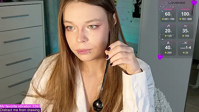 Snapshot of ValBae chatting on September 2025 08:03:01 PM ValBae online show from September 2025 08:03:01 PM