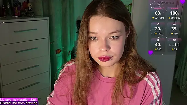 Snapshot of ValBae chatting on October 2025 07:47:01 PM ValBae online show from October 2025 07:47:01 PM