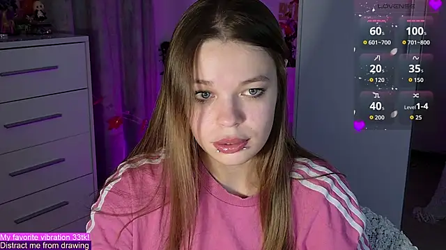 Snapshot of ValBae chatting on October 2025 09:04:01 PM ValBae online show from October 2025 09:04:01 PM