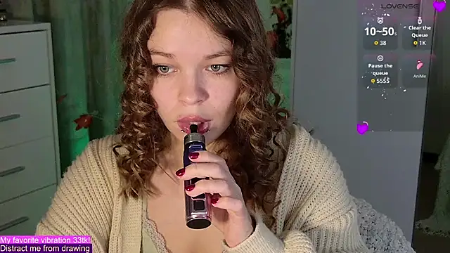 Snapshot of ValBae chatting on October 2025 08:53:02 PM ValBae online show from October 2025 08:53:02 PM