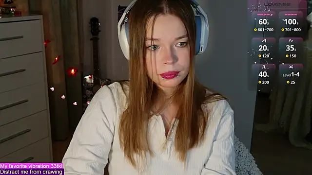 Snapshot of ValBae chatting on October 2025 09:16:01 PM ValBae online show from October 2025 09:16:01 PM