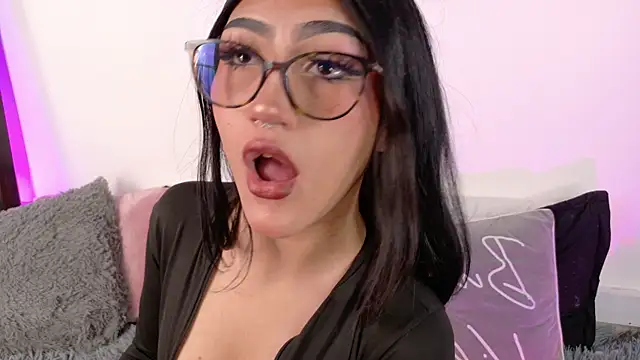 miluv19 online show from May 2026 06:49:02 PM