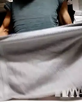 Snapshot of Frabox65 chatting on October 2025 04:45:01 AM Frabox65 online show from October 2025 04:45:01 AM