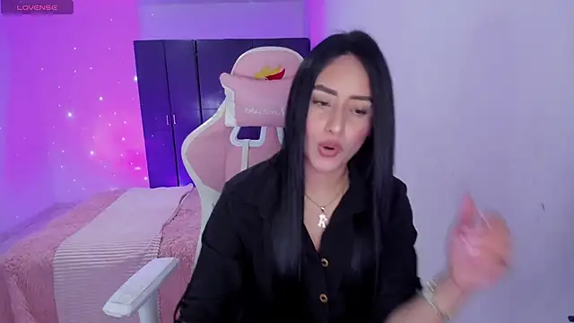 Tinylottie online show from April 2026 05:28:01 PM