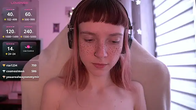 Snapshot of juliapie chatting on December 2024 08:20:01 AM juliapie online show from December 2024 08:20:01 AM