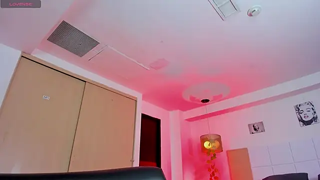 Snapshot of NathalyDaniels chatting on February 2025 06:12:01 PM NathalyDaniels online show from February 2025 06:12:01 PM