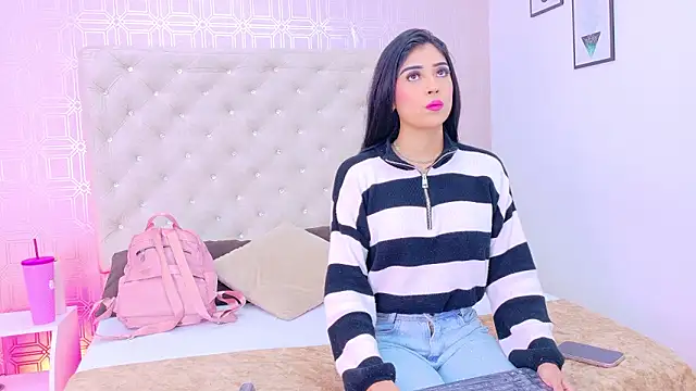 Mia-Monroe online show from February 2026 07:45:02 PM