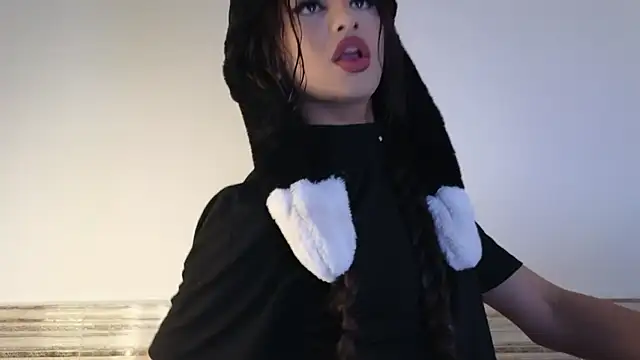 Sophia Cambpell online show from December 2025 09:21:02 PM