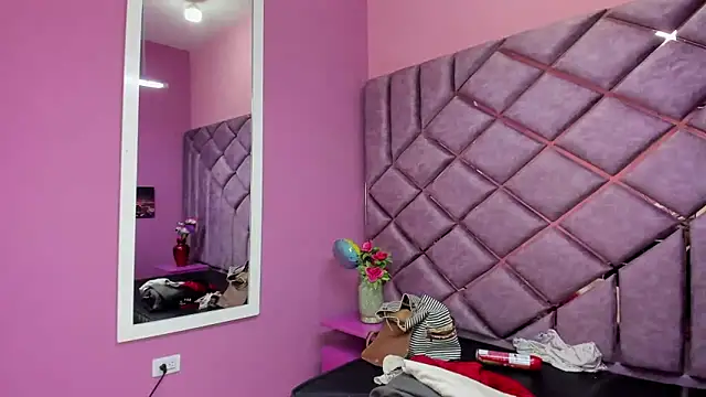 Sarah Hornny online show from March 2025 06:57:02 AM