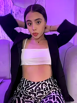 AbyThompson online show from October 2025 12:14:01 PM