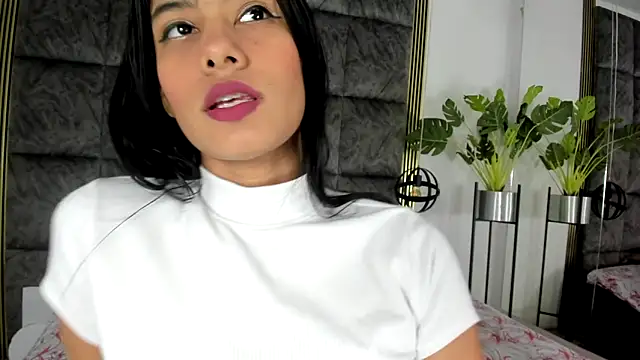 LaurenRodriiguez online show from March 2025 12:41:02 PM