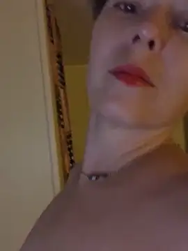 Snapshot of KatieBARBiE98 chatting on October 2025 12:19:02 AM KatieBARBiE98 online show from October 2025 12:19:02 AM