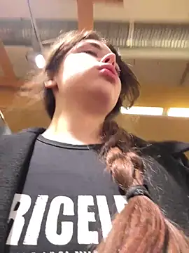 Snapshot of pantyless chatting on September 2025 11:27:01 PM pantyless online show from September 2025 11:27:01 PM