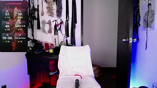 Snapshot of akinoro_ chatting on January 2025 10:17:01 PM akinoro online show from January 2025 10:17:01 PM