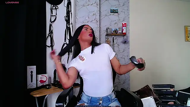 Snapshot of akinoro_ chatting on April 2026 06:38:01 PM akinoro online show from April 2026 06:38:01 PM