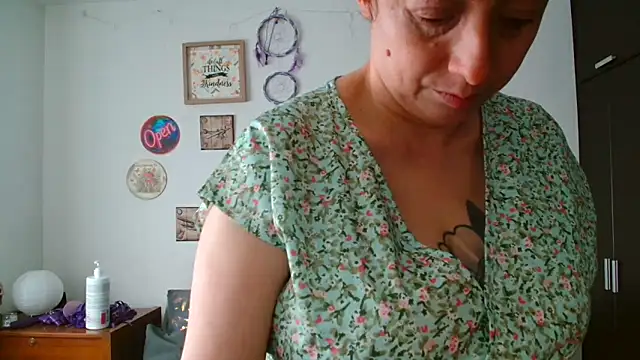 catalinamommyx online show from June 2026 09:37:02 PM